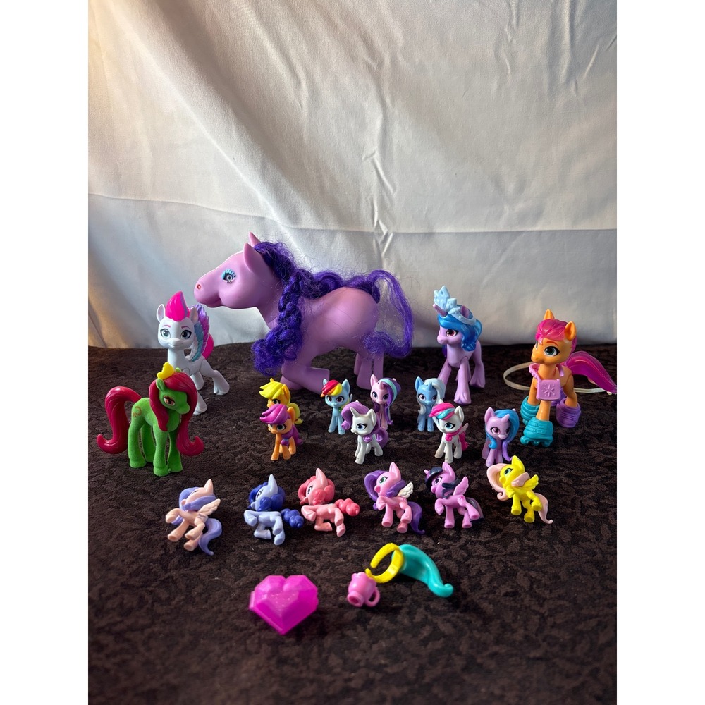 My Little Pony Figure Lot Vintage G4 G5 Sunny Starscout Izzy Moonbow Minis (19)